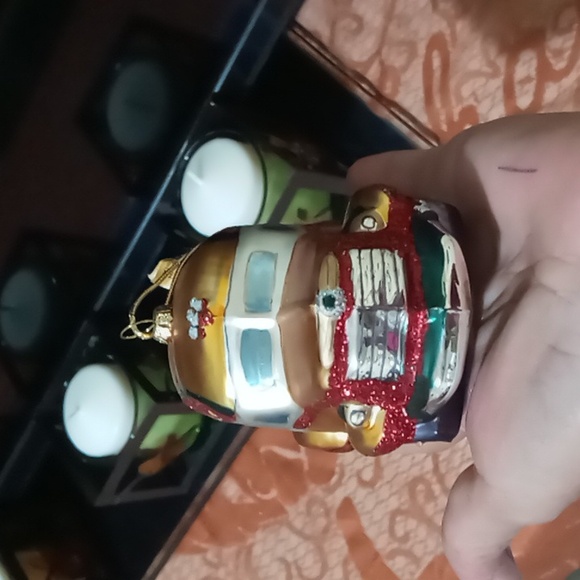 SCHOOL BUS BLOWN GLASS CHRISTMAS ORNAMENT - Picture 8 of 9